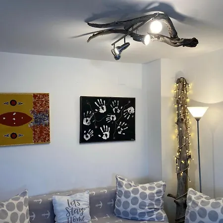 Sea View Apartment *